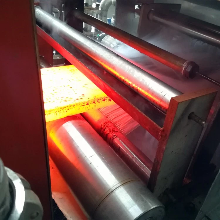 Plieninių plokščių indukcinio grūdinimo įranga